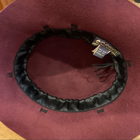 Sunday Afternoons‎ Maroon Wool Felt Cloche Hat - Picture 4 of 13